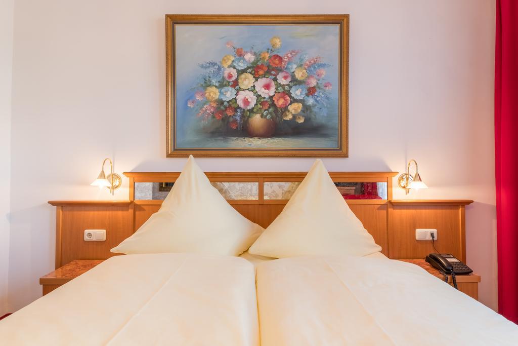 Hotel Bayernland Munchen Bagian luar foto
