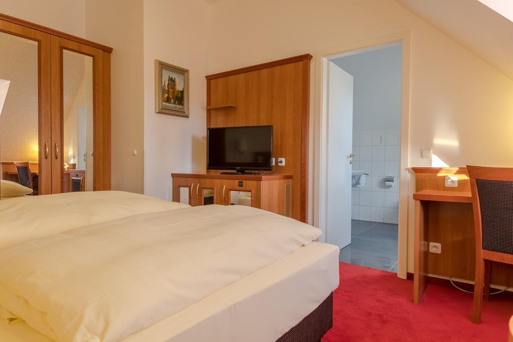 Hotel Bayernland Munchen Bagian luar foto