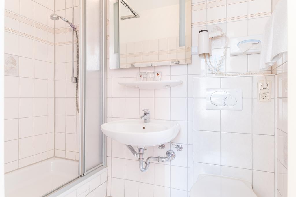 Hotel Bayernland Munchen Bagian luar foto