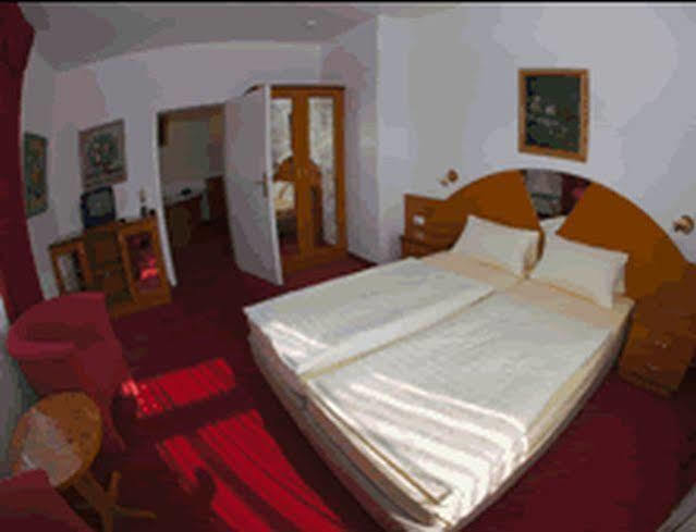 Hotel Bayernland Munchen Bagian luar foto
